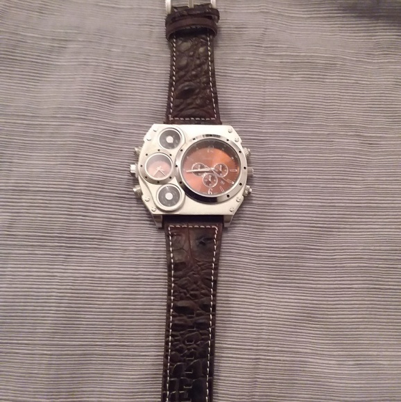 The Ultimate Gentleman's Watch - Picture 5 of 5